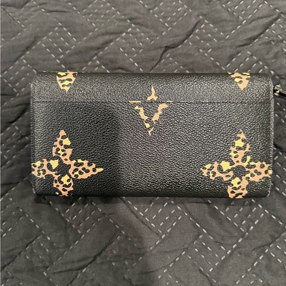 Louis Vuitton Limited edition Jungle flap wallet - Picture 2 of 8